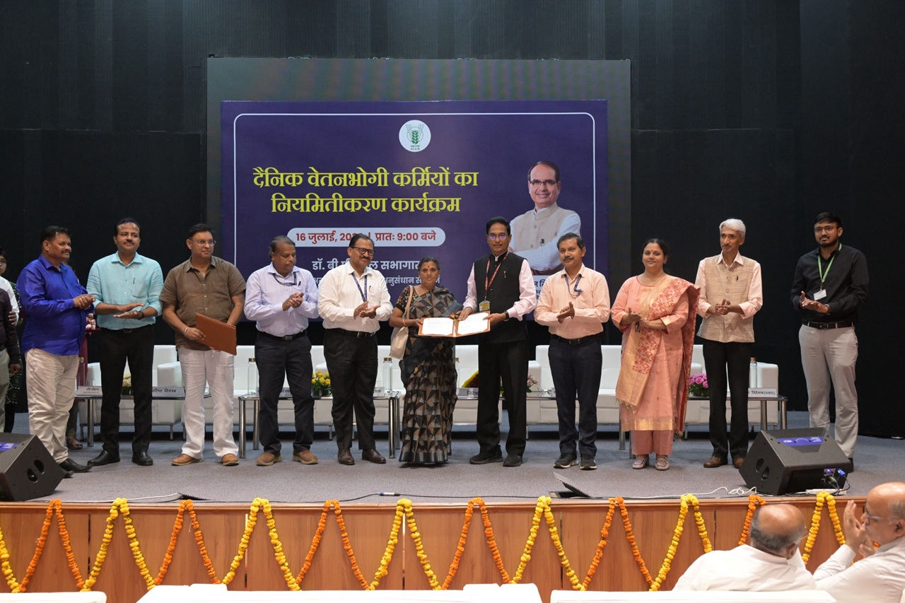 On ICAR Foundation Day, 153 Daily Paid Labor (DPL) of IARI and its regional centers have been made permanent as MTS